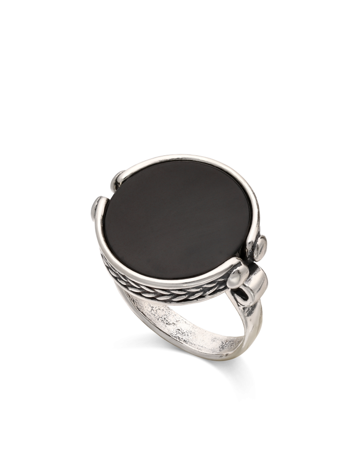 925 Sterling Silver Statement Ring decorated with Black Man made Onyx